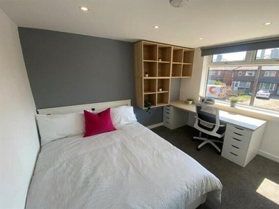 6 Bedroom Apartment For Rent In Chilwell Road, Beeston