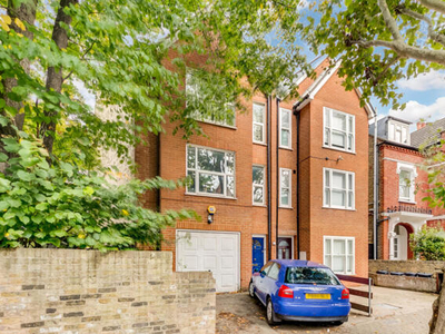 6 Bedroom Semi-detached House For Sale In
Tooting Bec