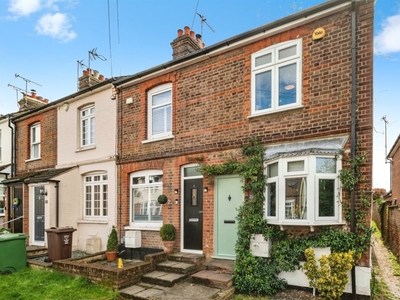 Seaton Road, London Colney, St. Albans - 2 bedroom end of terrace house