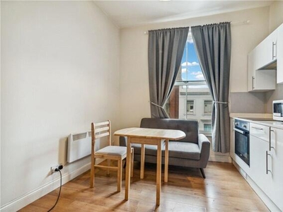 1 Bedroom Apartment For Rent In Earls Court, London