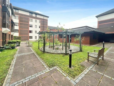 1 Bedroom Apartment For Sale In Southend-on-sea