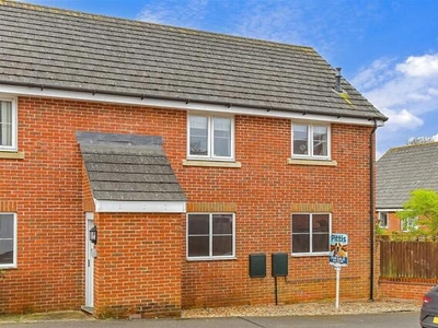 1 Bedroom Coach House For Sale In East Cowes