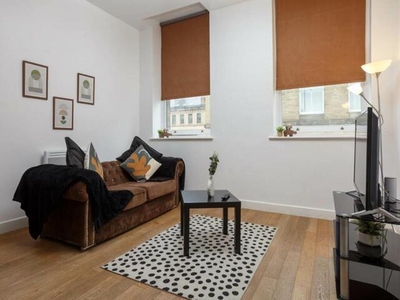 1 Bedroom Flat For Rent In 1 Burnett Street