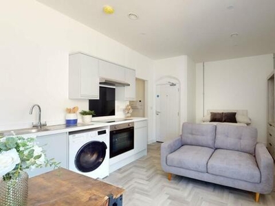1 Bedroom Flat For Rent In City Centre, Nottingham