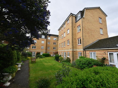 1 Bedroom Flat For Sale In Cheshunt
