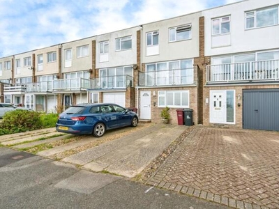 1 Bedroom Flat For Sale In Chichester, West Sussex