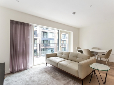 1 bedroom property to let in Savoy House Lockgate Road Chelsea Creek SW6
