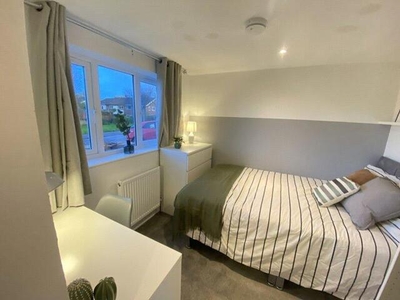 1 Bedroom Semi-detached House For Rent In Guildford, Surrey