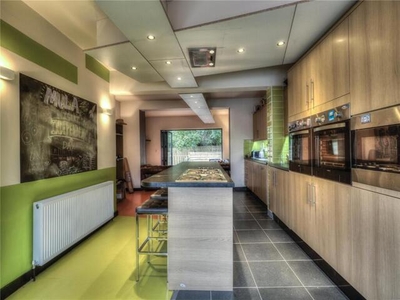 1 Bedroom Semi-detached House For Rent In Huddersfield