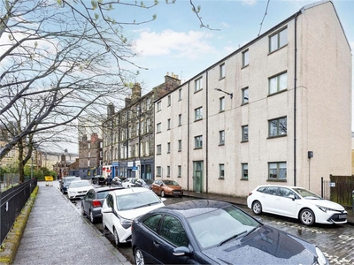 2 bed second floor flat for sale in Leith