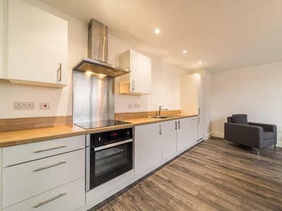 2 Bedroom Apartment For Rent In City Centre, Sheffield