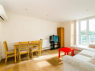 2 Bedroom Apartment For Rent In High Street, London