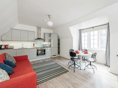 2 Bedroom Apartment For Rent In Kensington, London