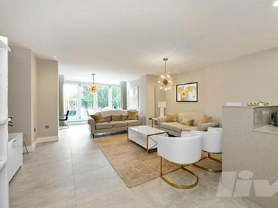 2 Bedroom Apartment For Rent In Lyndhurst Road, Hampstead