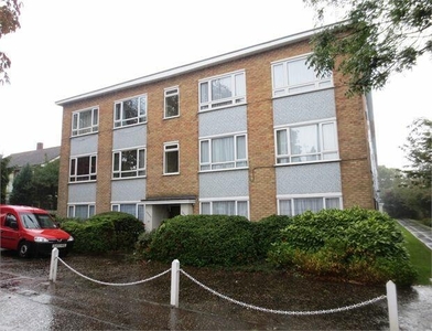 2 Bedroom Apartment For Sale In Southbourne Grove, Westcliff On Sea