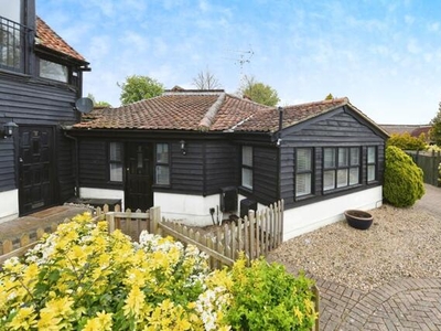 2 Bedroom Bungalow For Sale In Brentwood, Essex