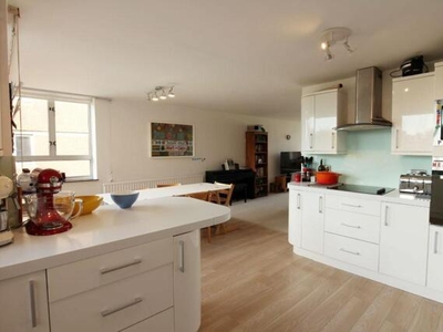 2 Bedroom Flat For Rent In Hove, East Sussex