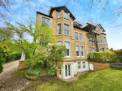 2 Bedroom Flat For Sale In Altrincham, Greater Manchester