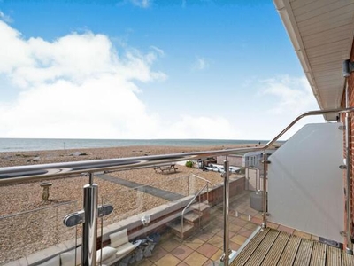 2 Bedroom Flat For Sale In Hayling Island, Hampshire