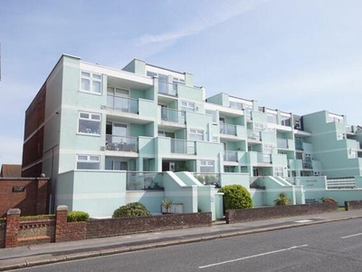 2 Bedroom Flat For Sale In Lee-on-the-solent