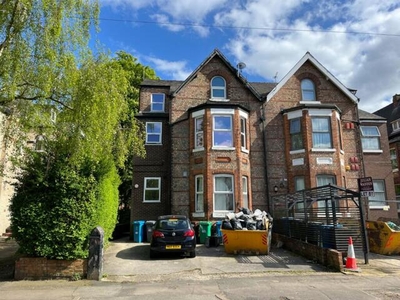 2 Bedroom Flat For Sale In West Didsbury, Manchester