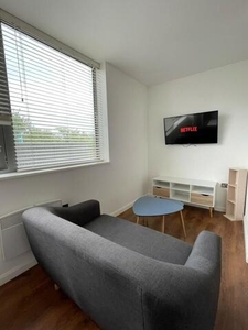 2 Bedroom Ground Floor Flat For Rent In Milton Keynes, Buckinghamshire