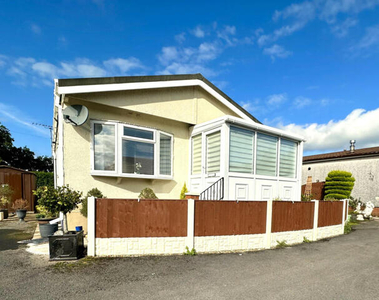 2 Bedroom Park Home For Sale In Cabus, Lancashire