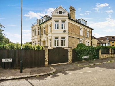 3 Bedroom Apartment For Sale In Enfield