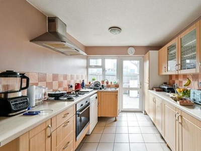3 Bedroom Bungalow For Sale In Canning Town, London