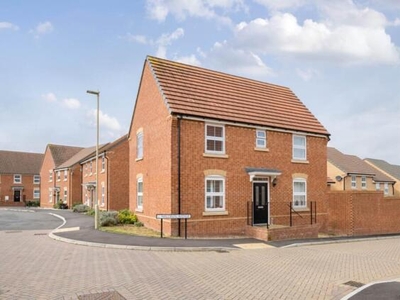 3 Bedroom Detached House For Sale In Hook, Hampshire