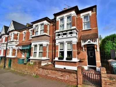 3 Bedroom End Of Terrace House For Sale In Highams Park