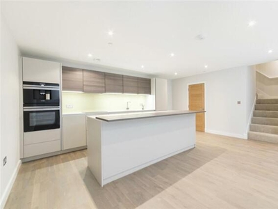 3 Bedroom Flat For Rent In
264-270 Finchley Road