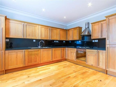 3 Bedroom Flat For Rent In
Holland Park