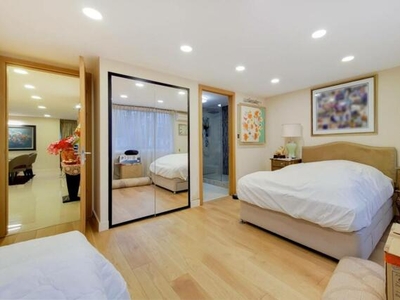 3 Bedroom Flat For Sale In Hyde Park Estate, London