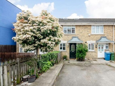 3 Bedroom House For Sale In Peckham, London