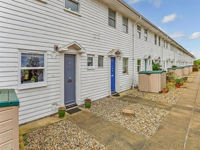 3 Bedroom Maisonette For Sale In Cranleigh