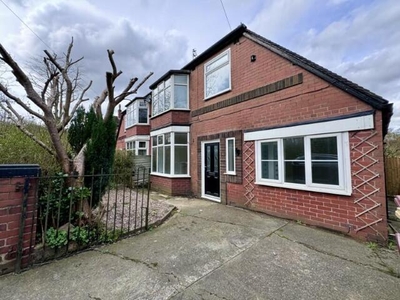 3 Bedroom Semi-detached House For Rent In Bolton