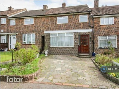 3 Bedroom Semi-detached House For Rent In Loughton