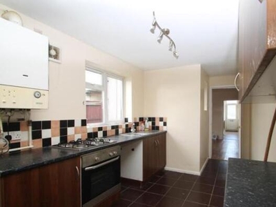 3 Bedroom Semi-detached House For Rent In Stourbridge, West Midlands