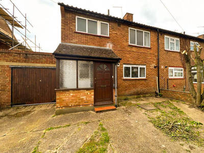 3 Bedroom Semi-detached House For Rent In Watford