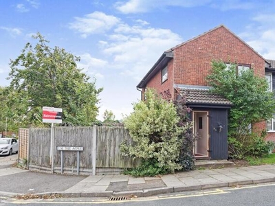 3 Bedroom Semi-detached House For Sale In Canterbury