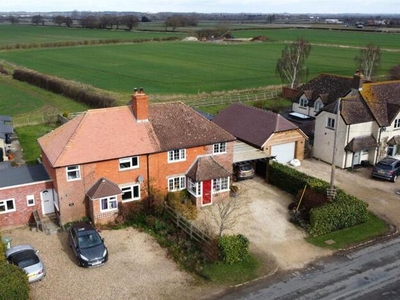 3 Bedroom Semi-detached House For Sale In Faringdon, Oxfordshire