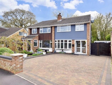 3 Bedroom Semi-detached House For Sale In Linslade