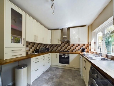 3 Bedroom Terraced House For Rent In Chessington