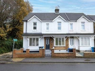 3 Bedroom Terraced House For Sale In Whitecliff, Poole