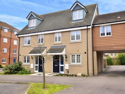 3 Bedroom Town House For Sale In Roman Gate, Leighton Buzzard