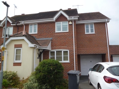 4 Bed Semi-Detached House, Green Lane, SP5