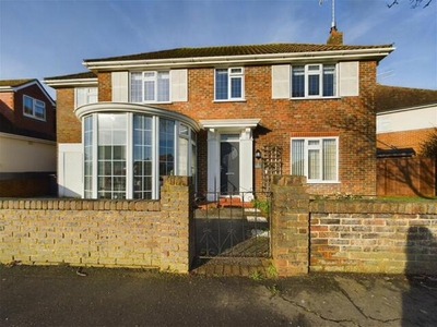 4 Bedroom Detached House For Sale In Goring-by-sea, Worthing