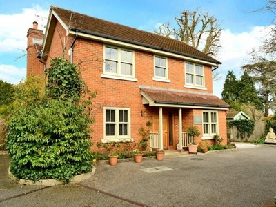 4 Bedroom Detached House For Sale In White Gates