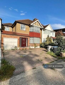 4 Bedroom Semi-detached House For Rent In London